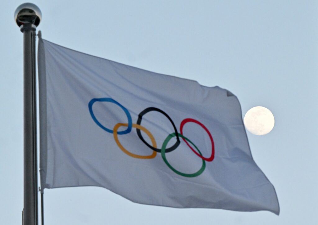 Sportivii ruși vor putea participa la Jocurile Olimpice de iarnă din 2026 sub steag neutru. Condițiile pe care trebuie să le respecte participanții