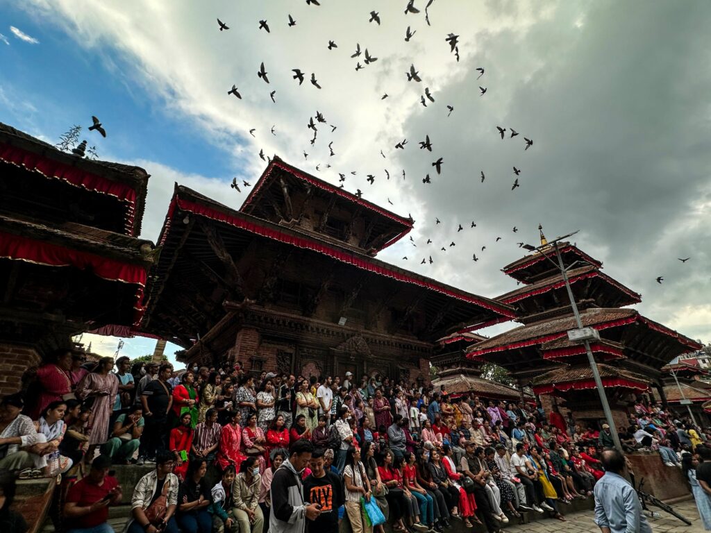 Copilă de doi ani, desemnată zeiță vie în Nepal. Ea va fi venerată de hinduși și de budiști