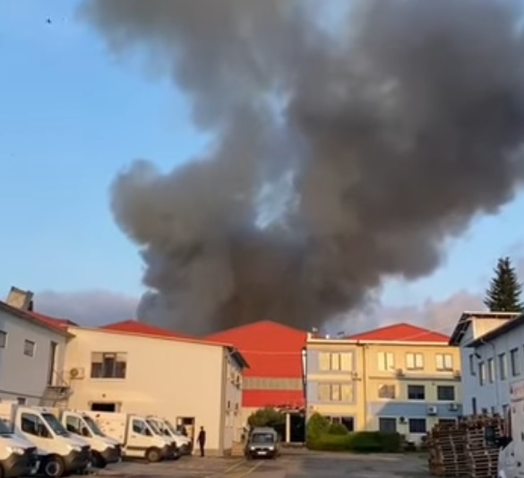 Alba: Incendiu la o fabrică de prelucrare a lemnului în Sebeș. Planul roșu, activat