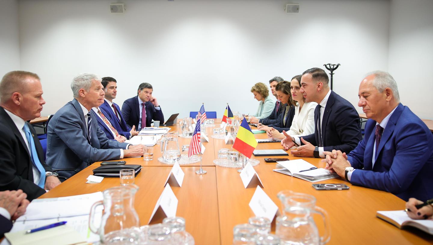 Bogdan Ivan și Oana Țoiu, întâlnire cu secretarul Energiei din SUA. „Am discutat despre cum România își consolidează rolul de lider energetic regional”