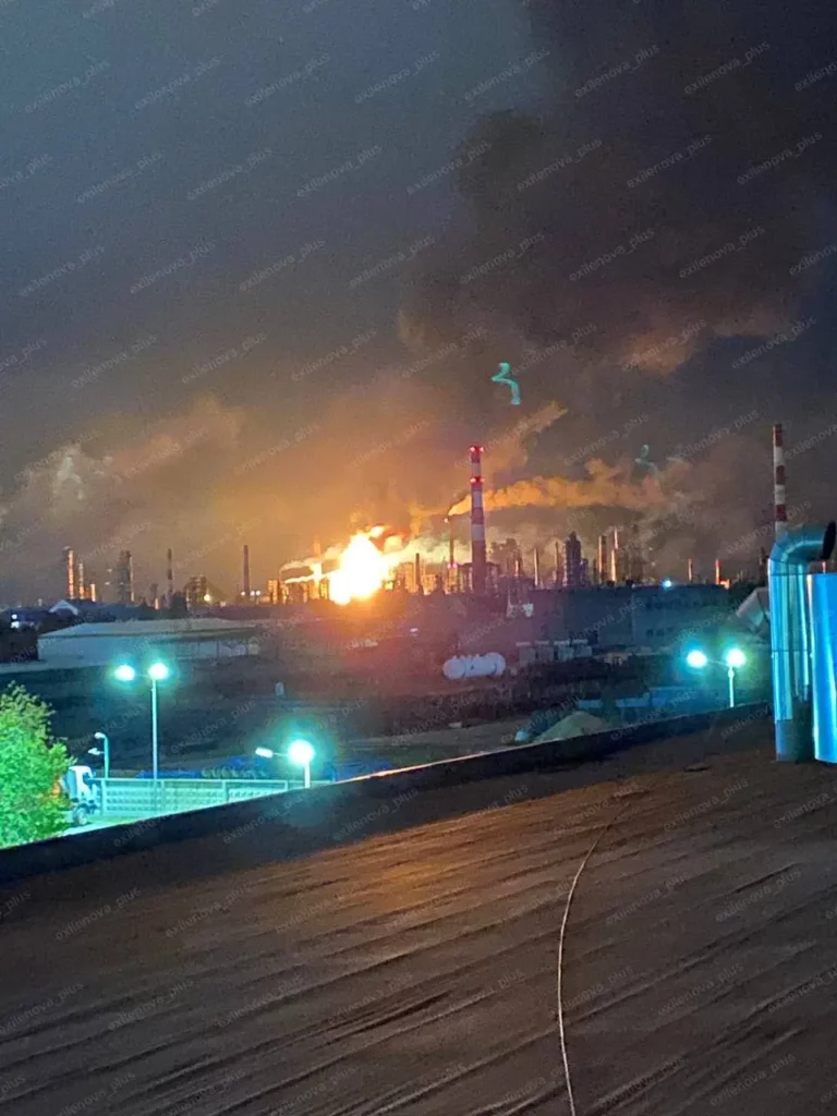 Războiul din Ucraina, ziua 1.290. Atac cu drone ucrainene asupra rafinăriei din Reazan / Kremlinul respinge garanțiile de securitate pentru Ucraina prin trupe străine