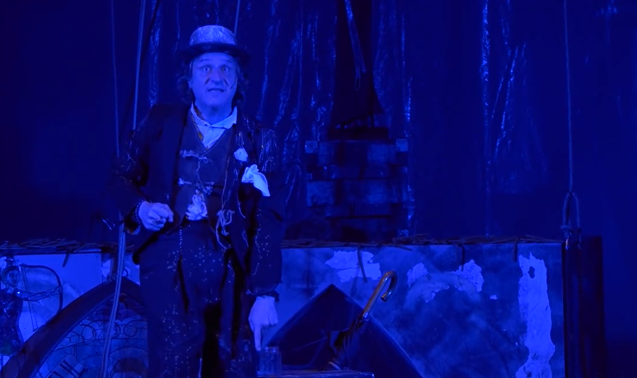 Primul abonament de teatru online din România