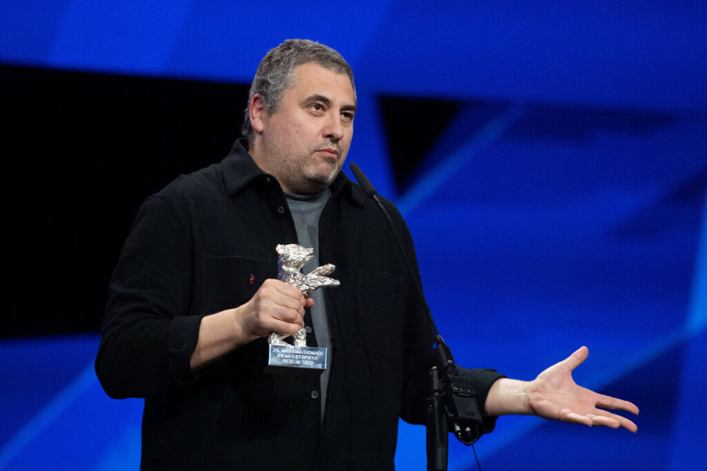 Regizorul Radu Jude sare din cinematografie în arte vizuale cu o expoziție inedită la Paris