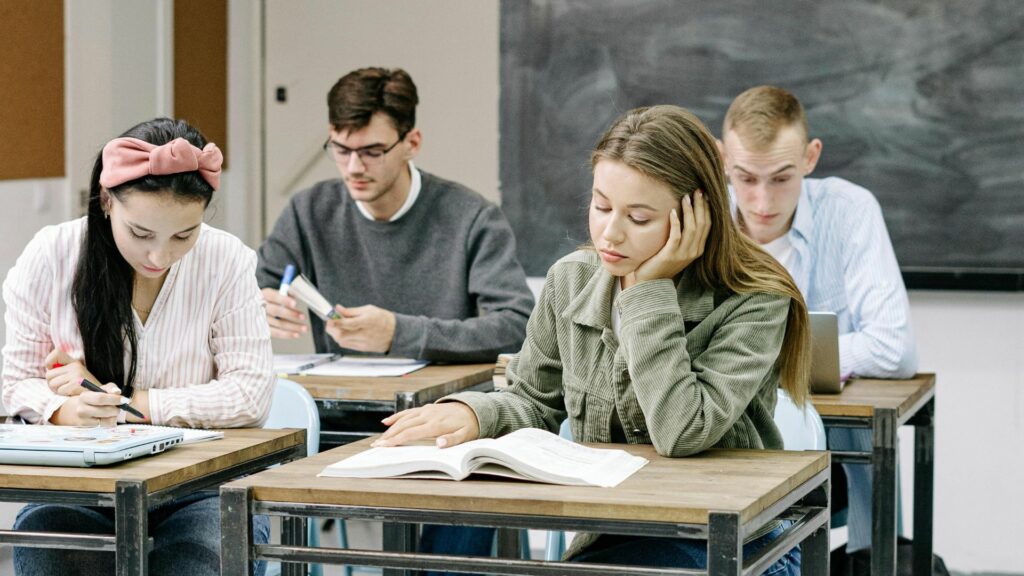 Ministerul Educației lansează un program pilot de descentralizare. Cum pot fi adoptate opțiunile alternative