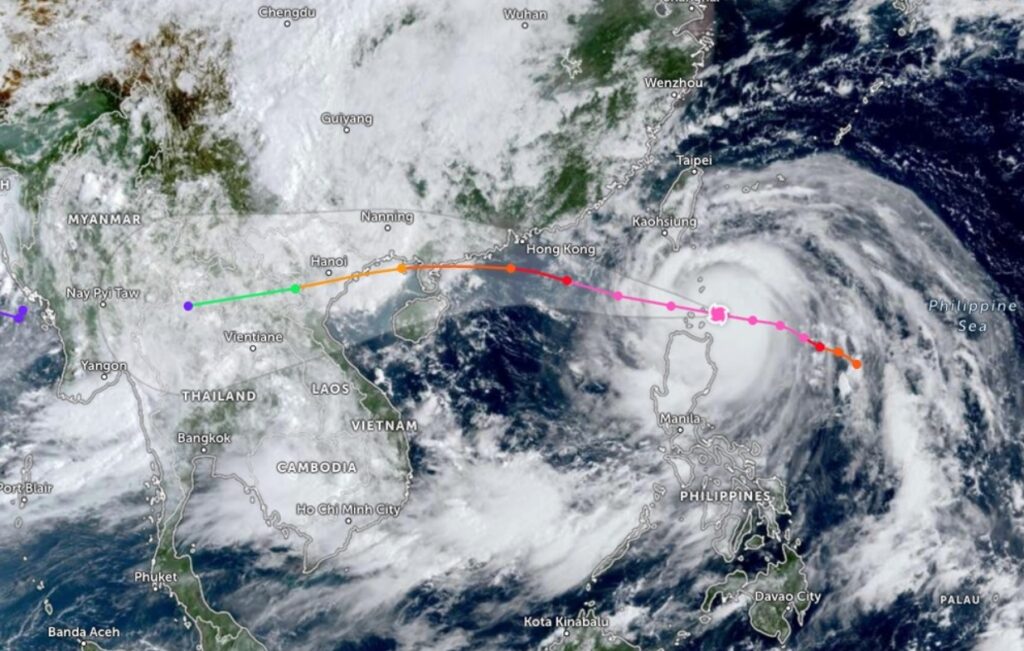 Super-taifunul Ragasa ajunge în China: Școli închise și zboruri anulate din cauza celei mai puternice furtuni din ultimii ani