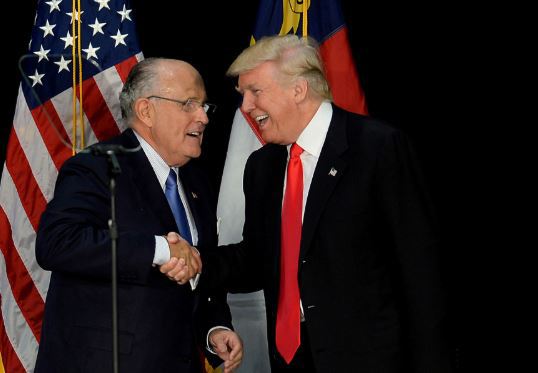 Rudy Giuliani, fost primar al New York și apropiat al lui Trump, a fost spitalizat după un accident rutier