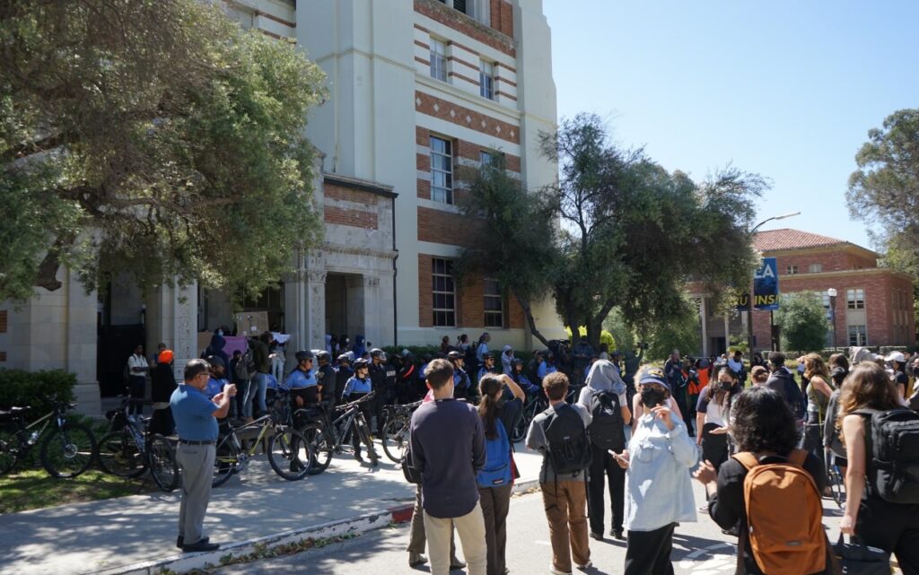 SUA: Universitatea California dă în judecată Administrația Trump