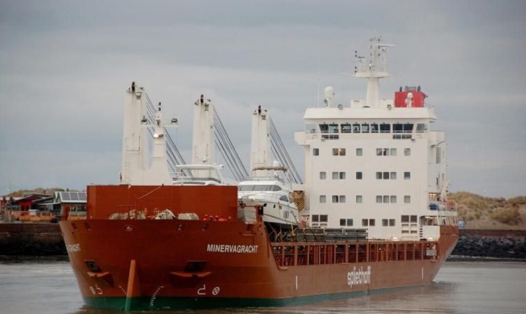 Atac cu rachete al rebelilor houthi asupra unei nave olandeze de marfă în largul coastei Yemenului