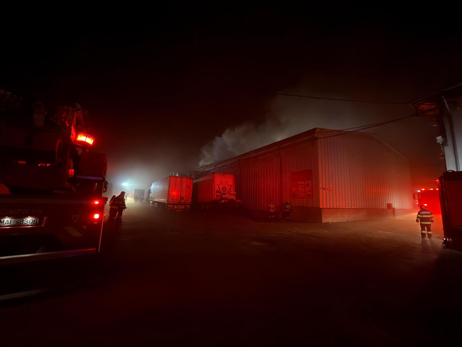 Incendiu cu degajări mari de fum în Sectorul 2