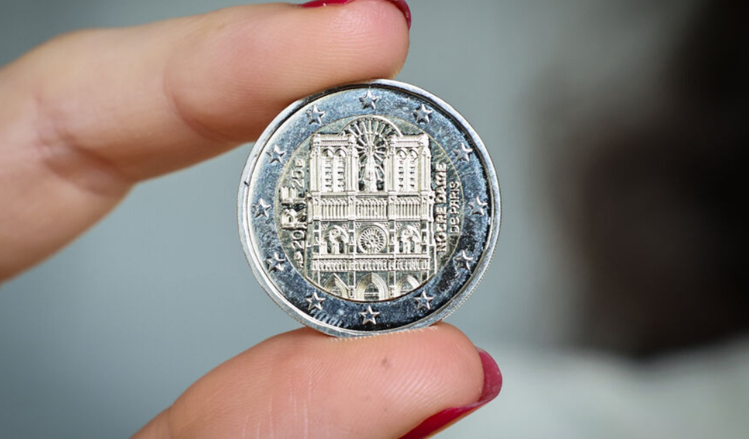 Catedrala Notre-Dame din Paris este reprezentată pe noile monede de doi euro
