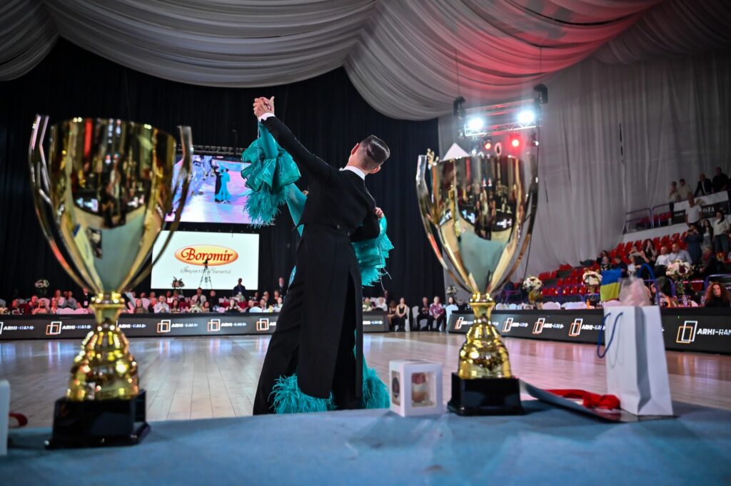Transylvanian Grand Prix Sibiu: Competiție internațională de dans sportiv, cu 2000 de participanți