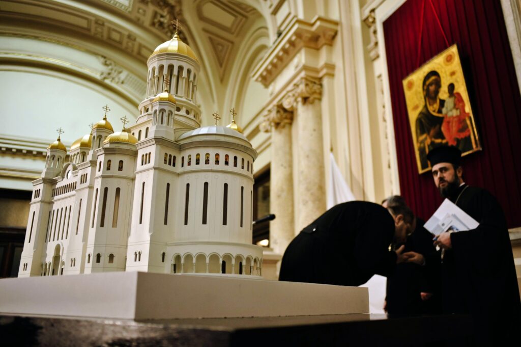 Proiect pentru legalizarea prostituției. Patriarhia Română: Incompatibil cu respectarea demnității umane