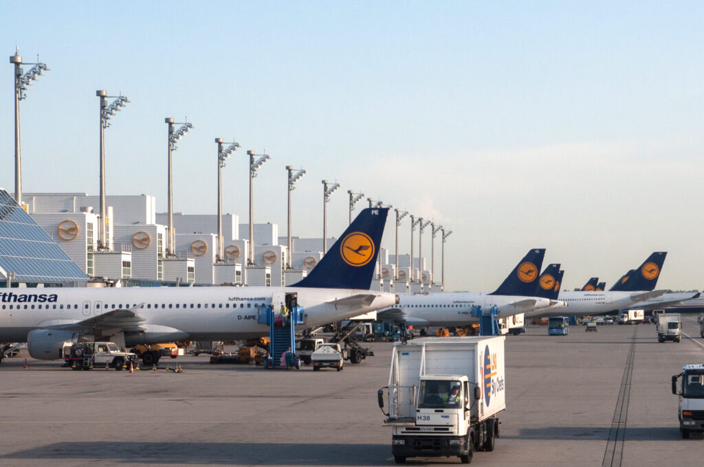 Aeroportul din München a fost redeschis după închiderea cauzată de drone