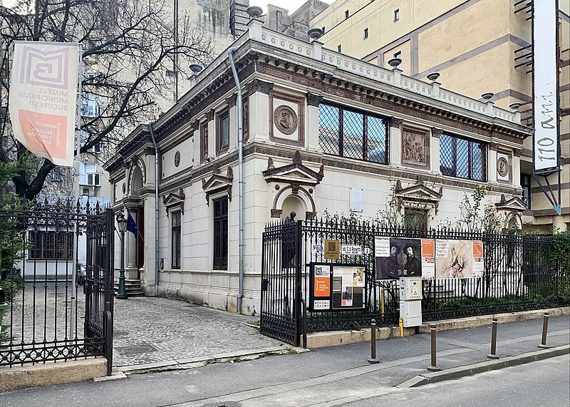 Cum salvăm clădirile istorice? Primăria Capitalei cheamă experți și cetățeni la dialog / Dezbatere publica privind proiectul de renovare a faţadei Muzeului Theodor Aman