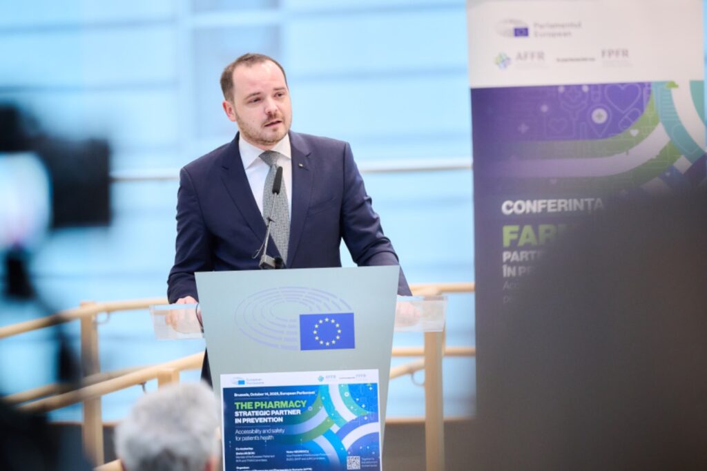 Rogobete participă la Bruxelles la discuții despre rolul farmaciștilor în sănătate