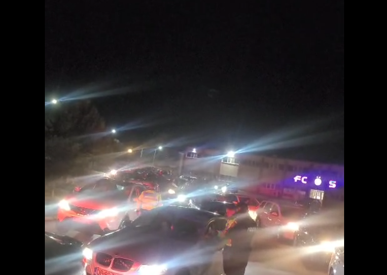 zeci de mașini și motociclete, posibile curse ilegale. Poliția a intervenit