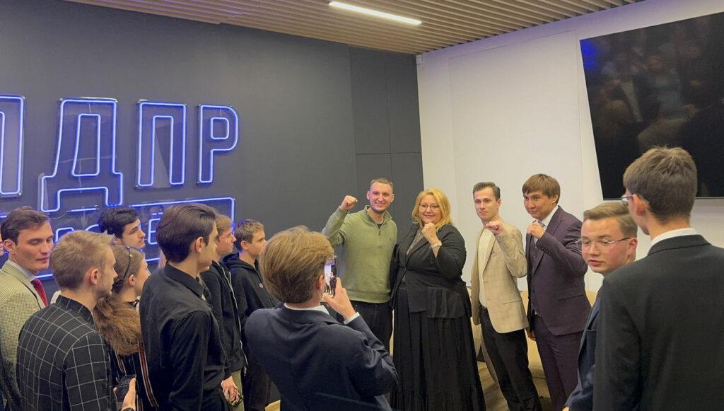 Diana Șoșoacă, invitată de „Prietenii Rusiei”, vorbeşte despre Zelenski. Noi declarații controversate