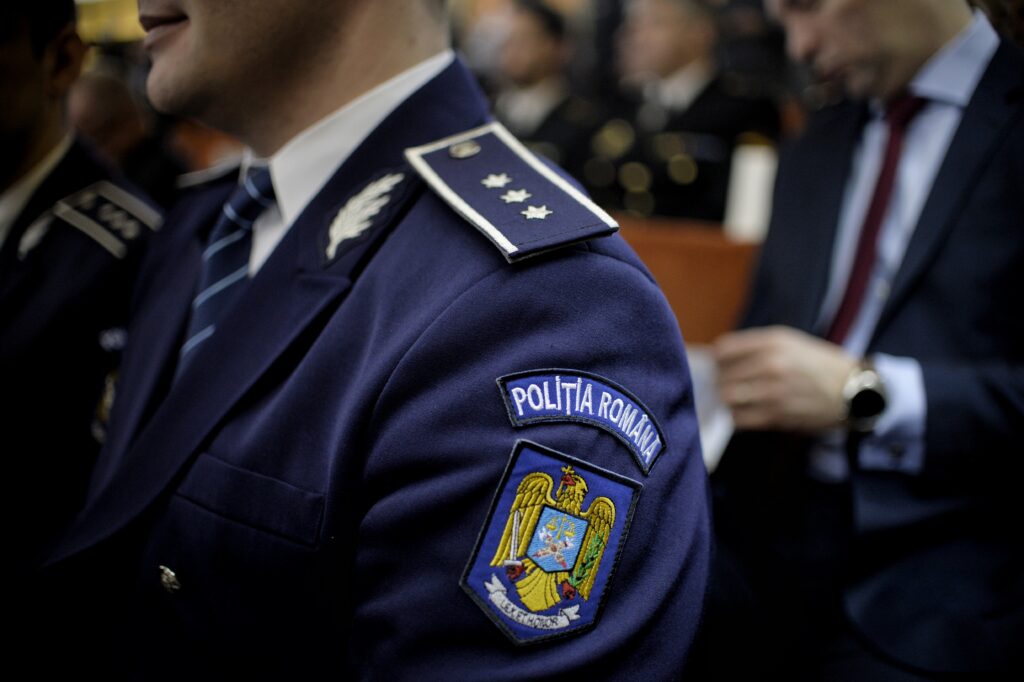Sute de persoane și zeci de mașini, căutate în spațiul Schengen, au fost găsite de polițiștii români