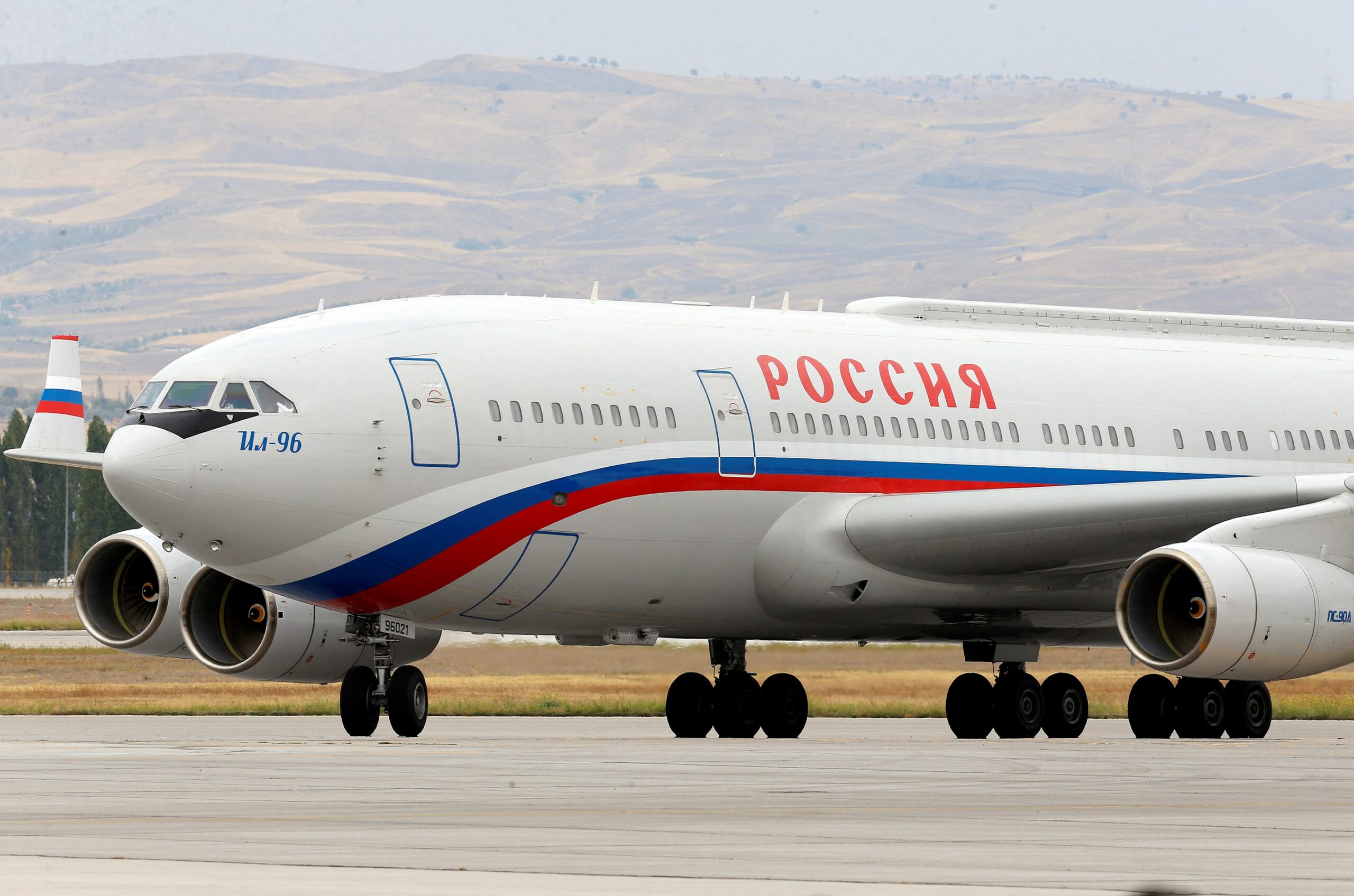 Polonia avertizează că Putin ar putea fi arestat în spațiul său aerian