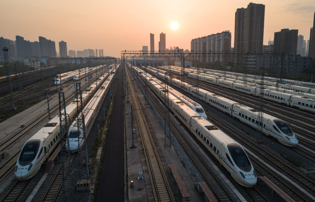 Record în China: 23 de milioane de călătorii cu trenul într-o singură zi