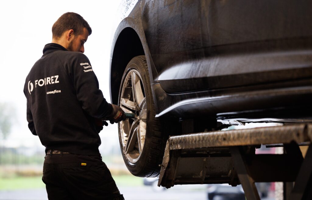 Care este motivul pentru care românii cumpără mai devreme anul acesta anvelopele de iarnă