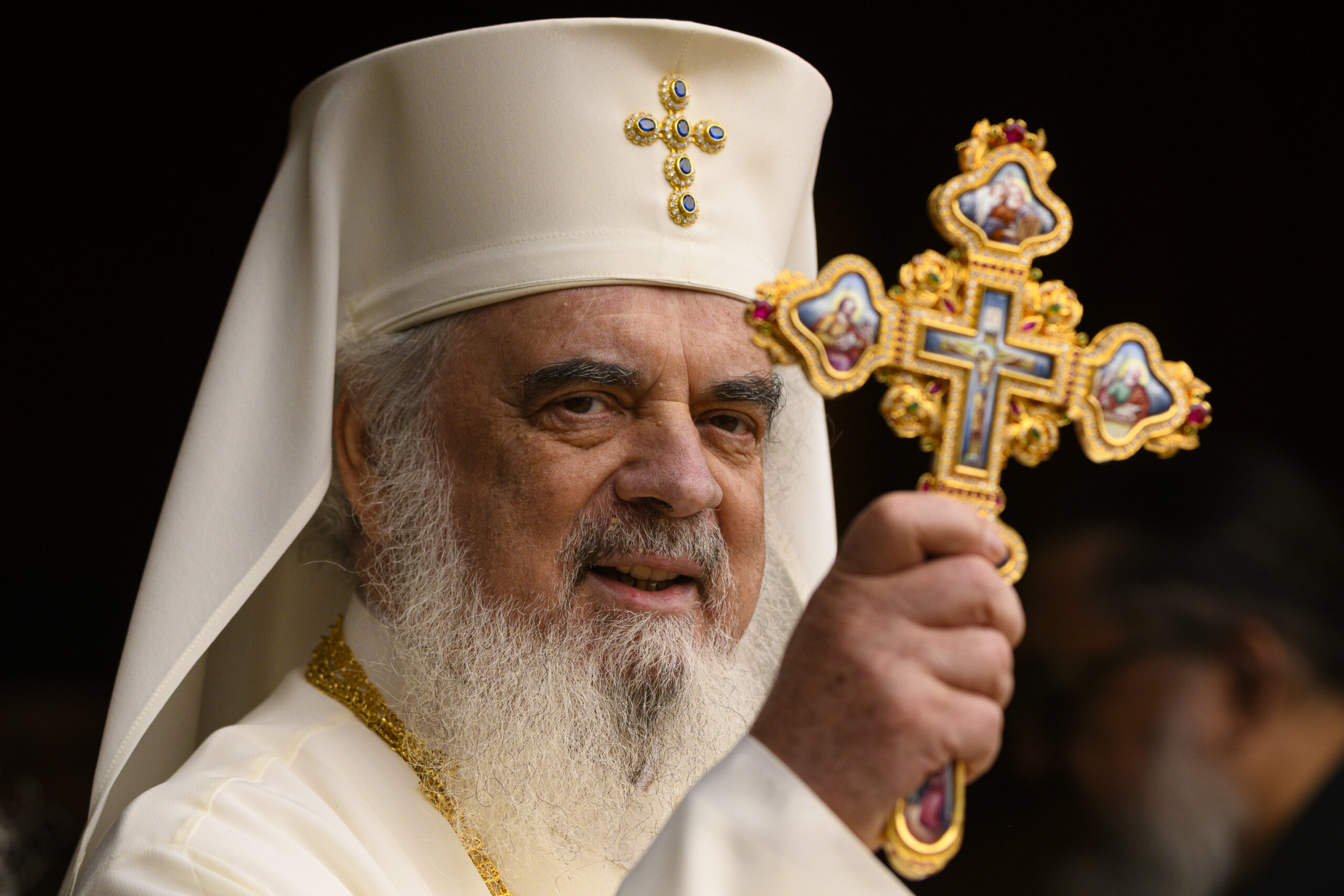 Racla cu moaștele Sfântului Apostol Andrei sfințită de Patriarhul Daniel
