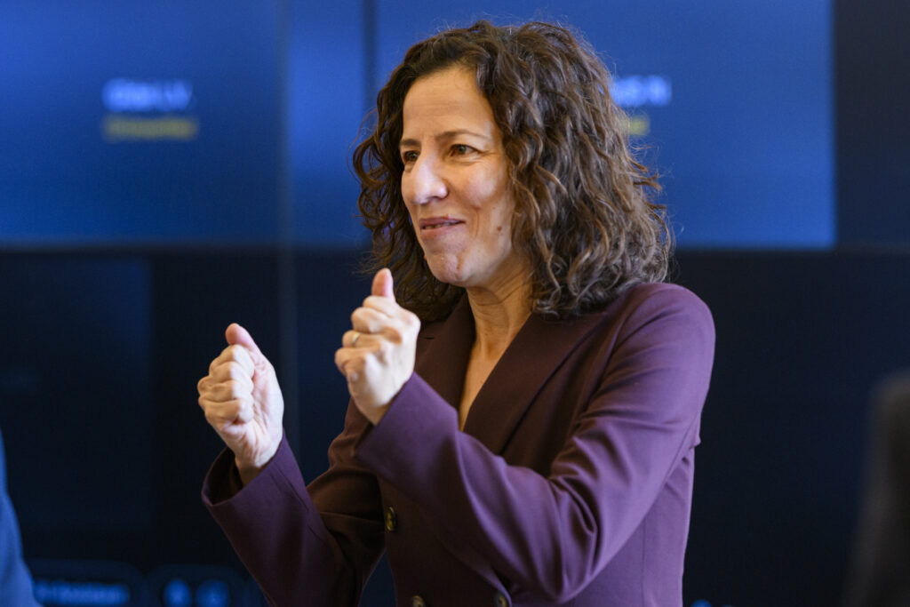 Roxana Mînzatu: Cadrele didactice sunt piatra de temelie a educației și formării profesionale / Comisia Europeană lansează o inițiativă pentru sprijinirea profesorilor