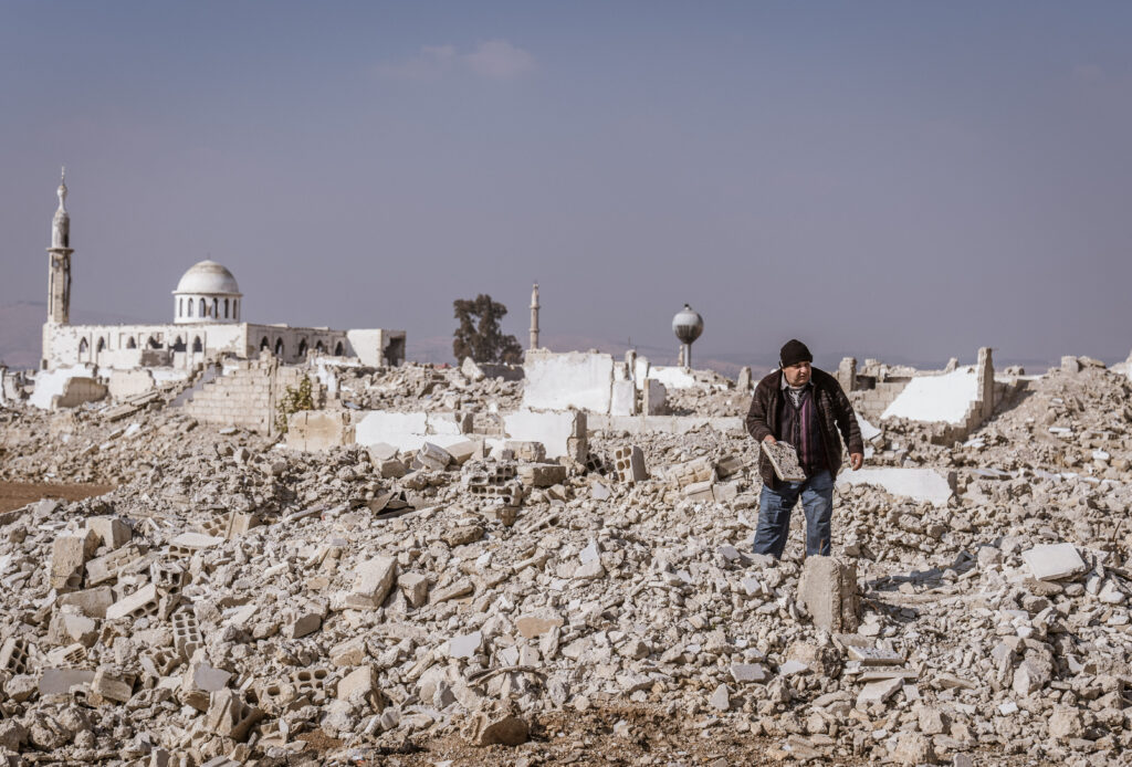 Siria: Regimul lui al-Assad ar fi mutat cadavrele dintr-o groapă comună pentru ascunderea masacrului