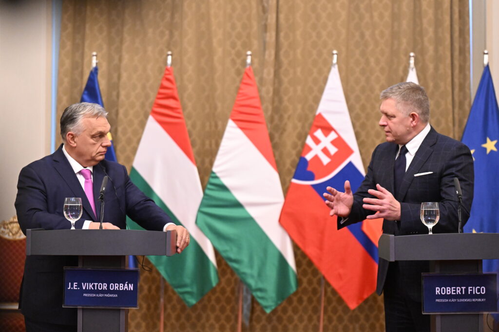 Partidul premierului slovac Fico poartă discuții cu Viktor Orban pentru aderarea la grupul „Patrioți pentru Europa”