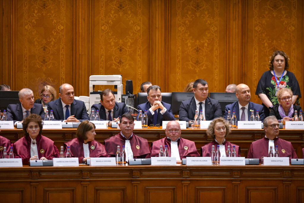 CCR respinge legea pensiilor magistraților. Cine sunt judecătorii care au votat pentru și împotriva admiterii sesizării ICCJ