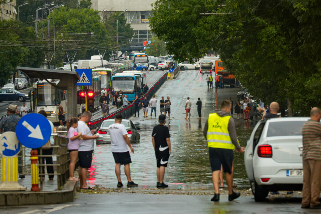 Mesaje RO-Alert în București și Ilfov privitoare la codul roșu de ploi