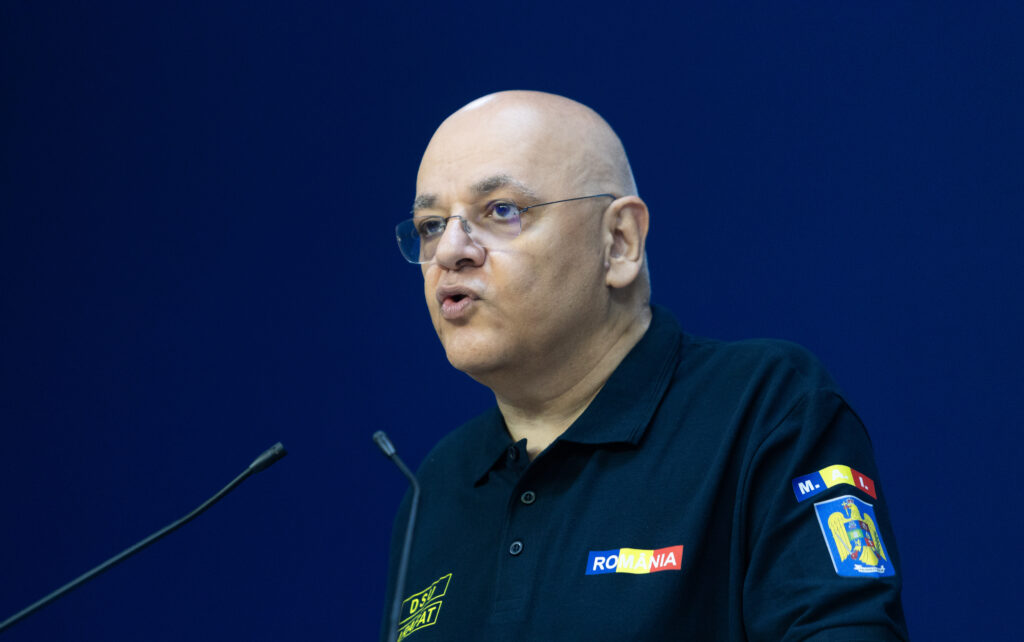 Raed Arafat contestă postările care minimalizează codul roșu de ploi: „Situațiile grave pot apărea în orice moment” / Apel la populație pentru informare din surse oficiale