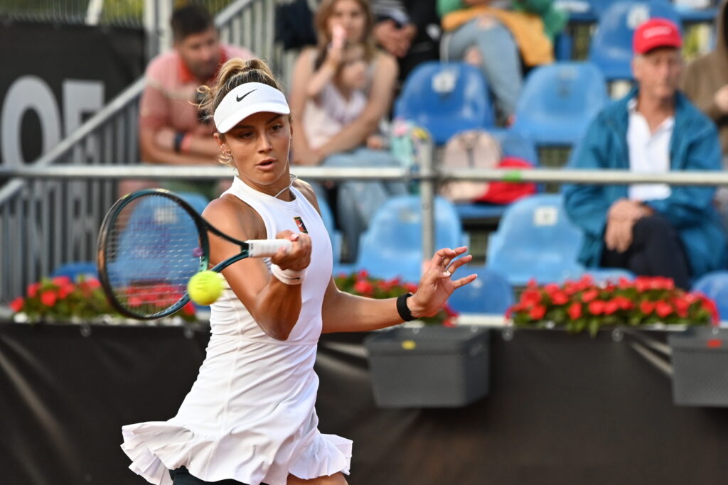 Jaqueline Cristian s-a calificat în sferturile de finală ale turneului de la Osaka