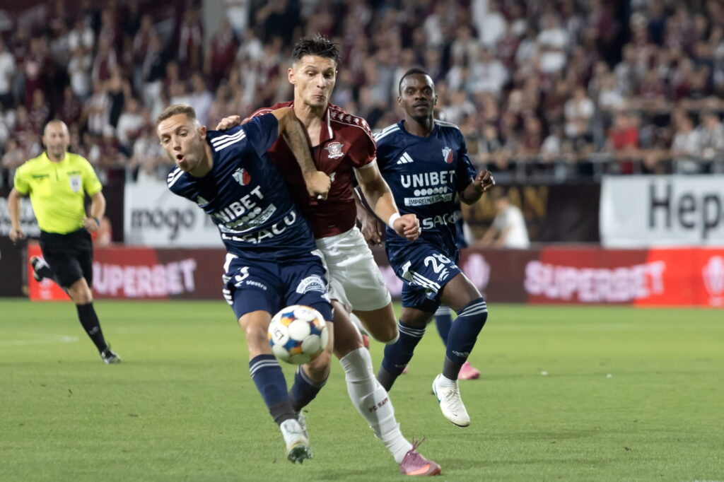 Superliga: FC Botoșani se menține pe locul 1, Rapid și Craiova completează podiumul, după 13 etape