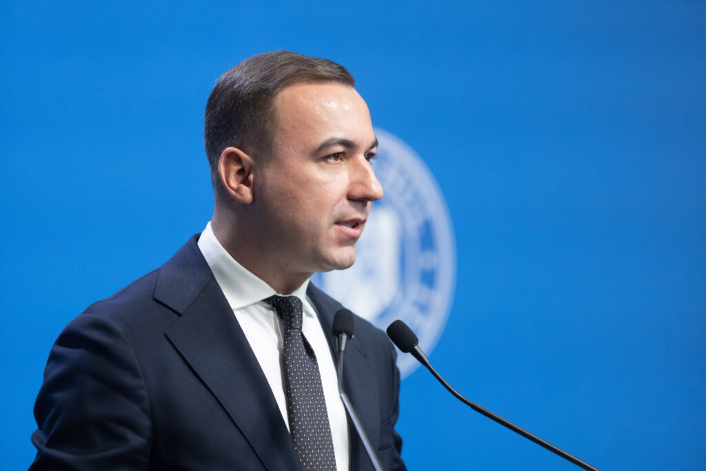 Ministrul Bogdan Ivan anunță că România negociază un acord de 30 de miliarde de dolari cu SUA pentru investiții în energie și AI