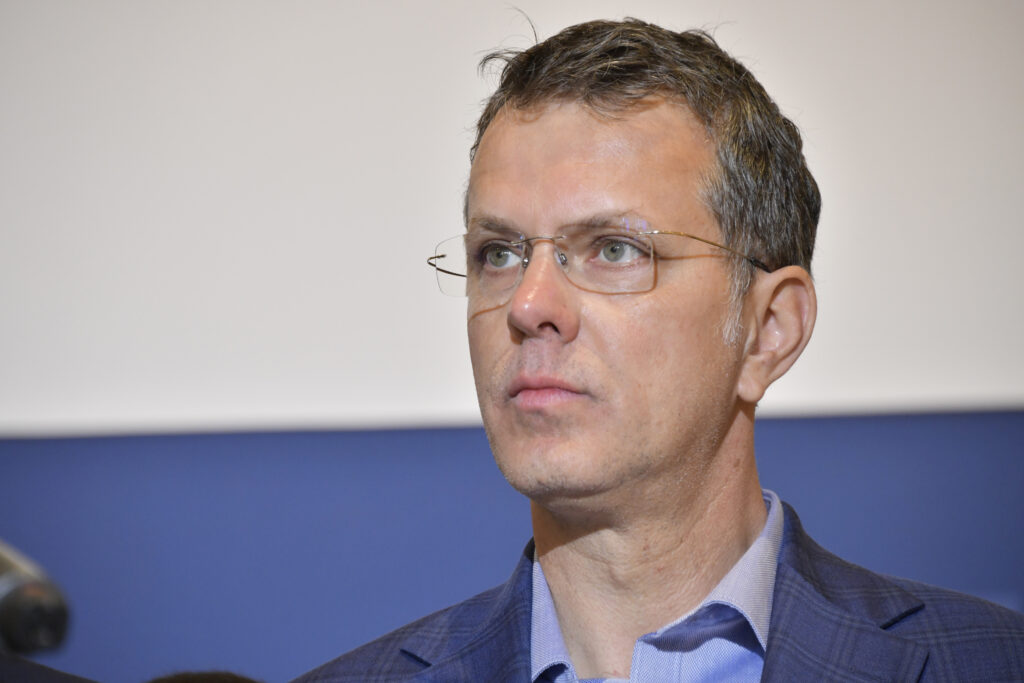 Ionuț Moșteanu respinge demisia cerută de Călin Georgescu: „România nu are nevoie de lecții de patriotism de la cei aflați în subordinea Kremlinului”