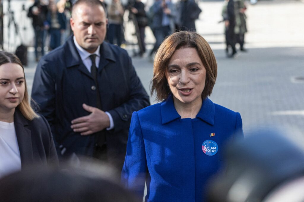Maia Sandu sosește duminică la Bucureşti. Președinta Moldovei participă la Sfinţirea picturii Catedralei Naţionale