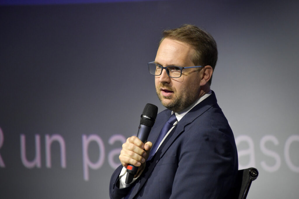 Dominic Fritz: Alegerile nu se negociază! Candidatul unic și trocurile politice subminează democrația