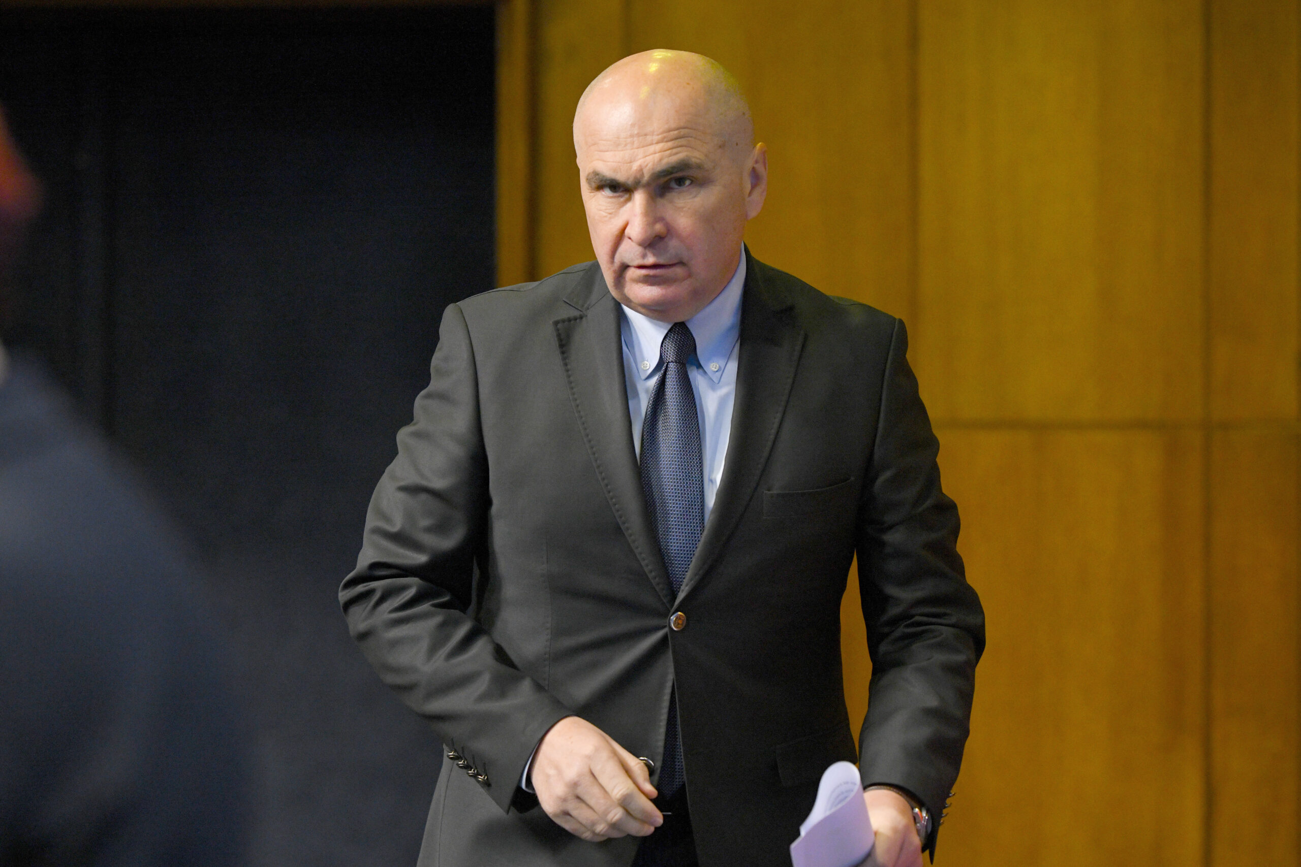 E doar o problemă de timp E doar o problemă de timp