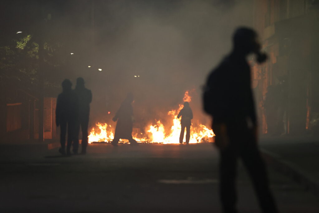 Partidul de guvernământ din Georgia revendică victoria în alegeri. Proteste masive în capitală