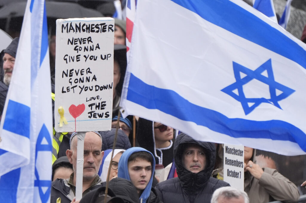 Atacul din Manchester: Evreii din Marea Britanie iau măsuri de securitate mai stricte după atentatul de la sinagogă