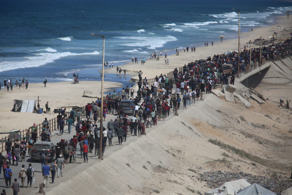 Apărarea civilă din Gaza afirmă că aproximativ 200.000 de persoane s-au întors în nordul teritoriulu