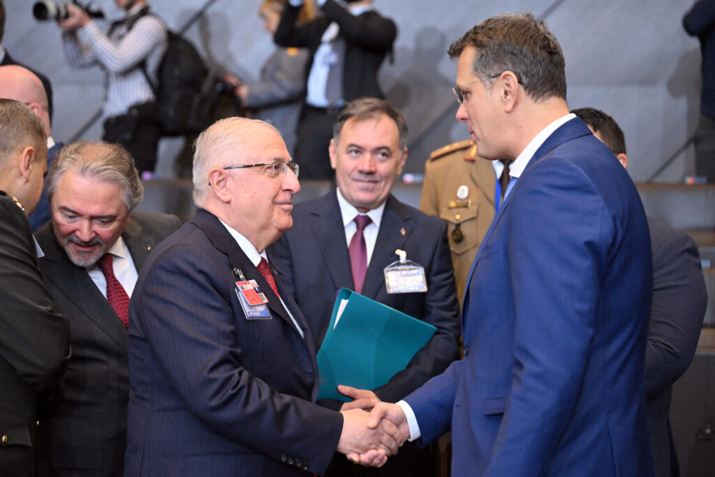 Trilaterală România – Bulgaria – Turcia la Bruxelles. Miniștrii apărării au discutat despre Marea Neagră