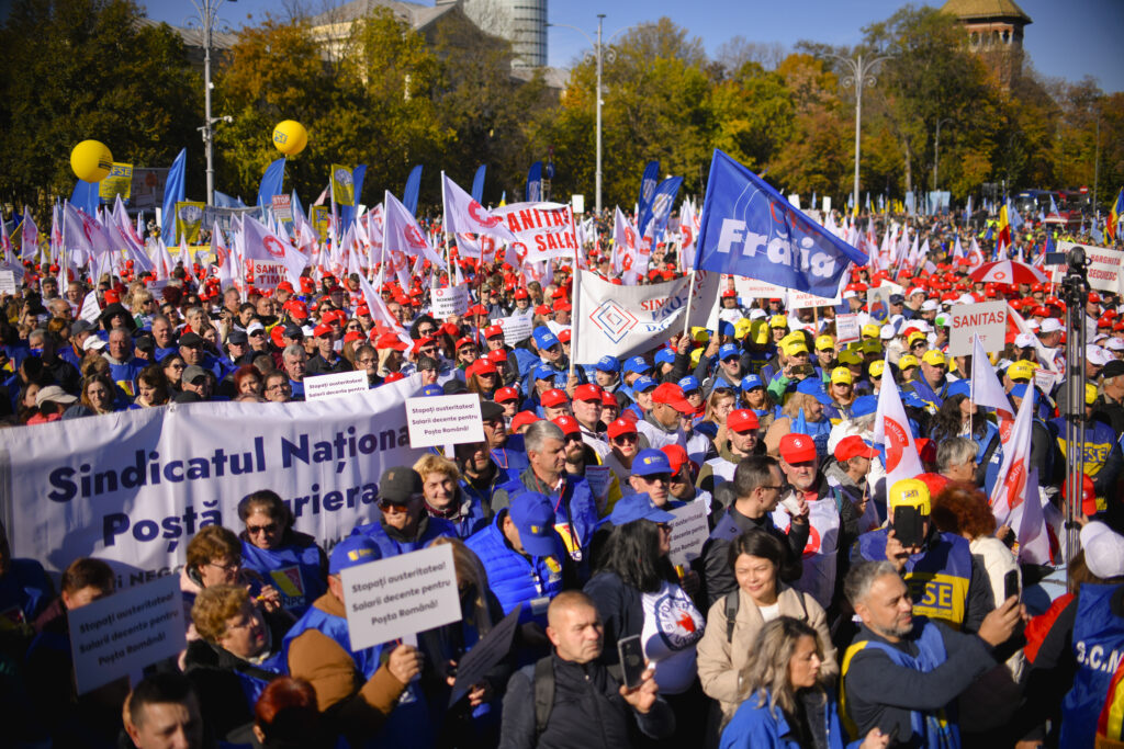 Jandarmerie: 30-40 de persoane care nu aparțin mediului sindicalist la protestul din Piața Victoriei