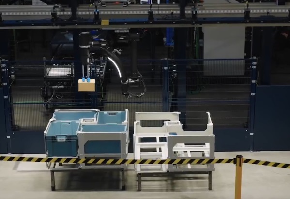 Amazon folosește inteligența artificială pentru a face roboții lucrători mai buni în depozite. Cum funcționează Blue Jay