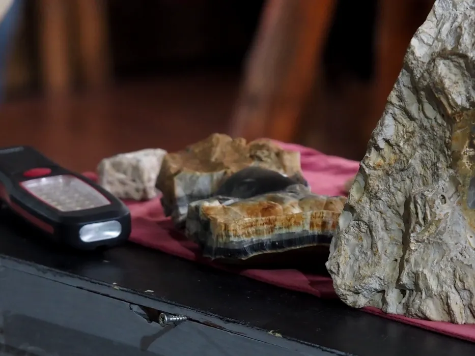 Piesa fabuloasă din aragonit, dorită și comandată de Regina Maria, expusă la Muzeul din Corund