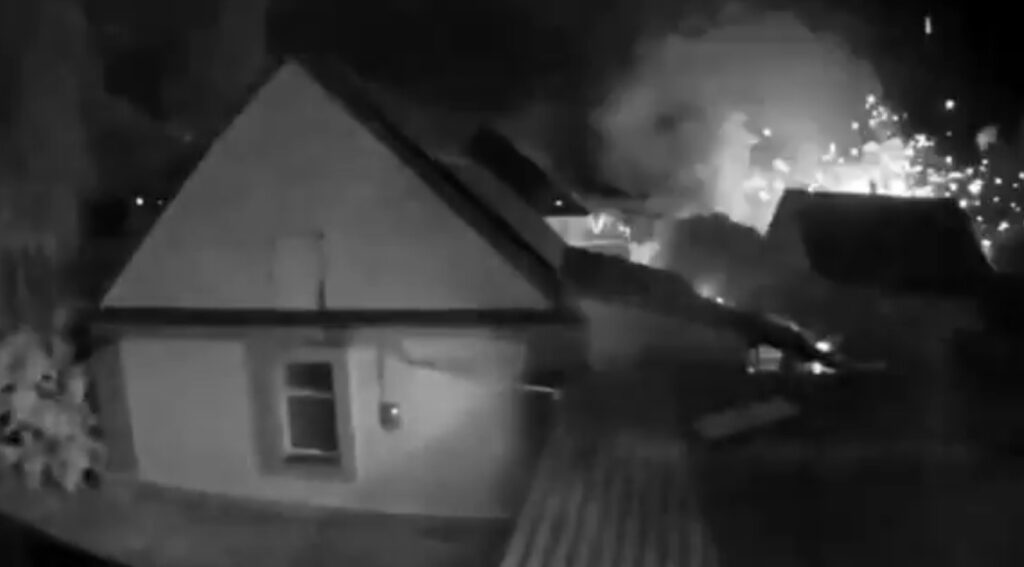 Războiul din Ucraina, ziua 1325. Atac masiv al Rusiei în Ucraina: Clădiri lovite la Kiev și infrastructura energetică vizată / Dezbaterea privind rachetele Tomahawk pentru Ucraina continuă în SUA / Melania Trump susține că are un „canal deschis de comunicare” cu Vladimir Putin pentru repatrierea copiilor ucraineni răpiți