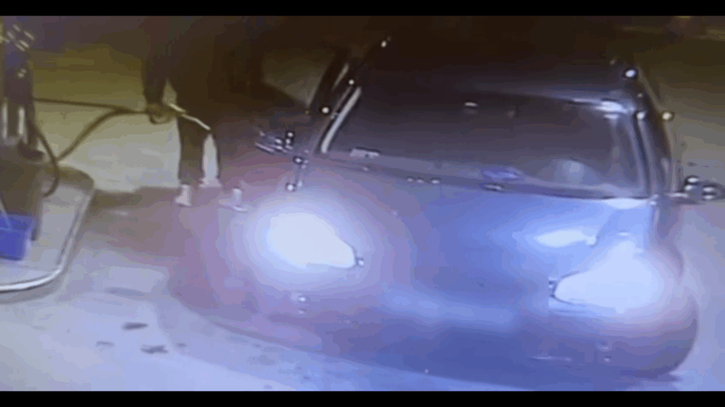 Un bărbat a turnat benzină pe el și pe mașină într-o stație de carburanți din Timișoara