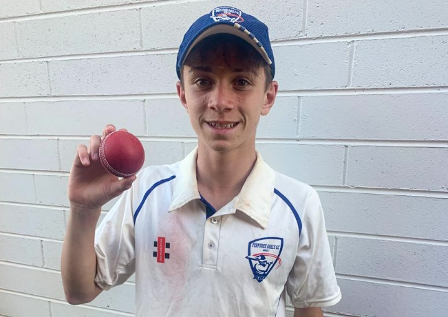 Un jucător australian de crichet moare după ce a fost lovit de minge. Avea doar 17 ani