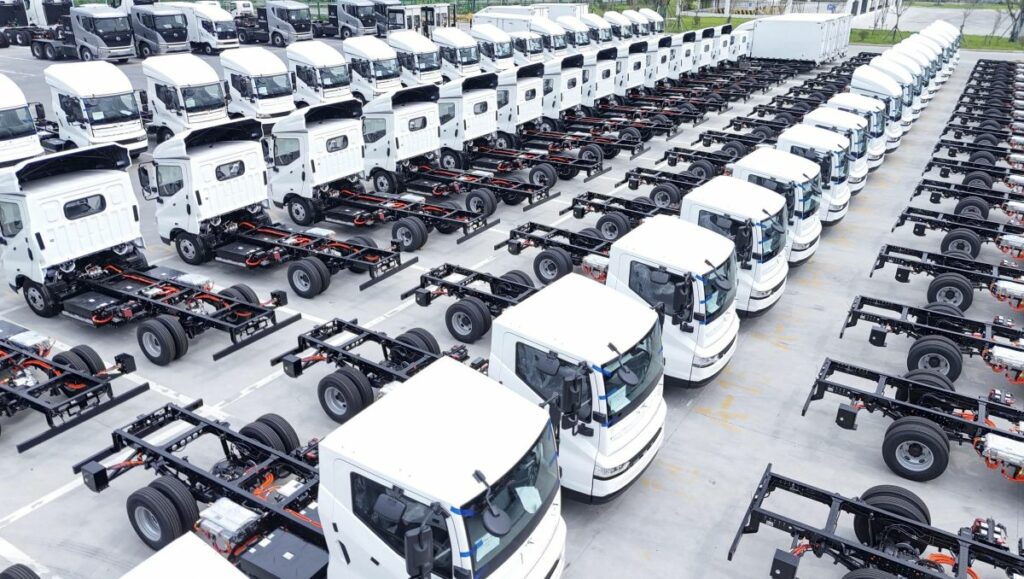 UE are nevoie de circa 5.300 de încărcătoare pentru camioanele electrice, în timp ce Germania vrea eliminarea interdicției de vinde motoare cu ardere internă